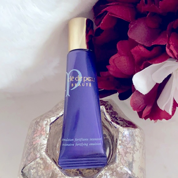 🎉SALE🎉 3/$25 ⭐️Cle de peau⭐️ INTENSIVE FORTIFYING EMULSION!!! - Picture 1 of 2